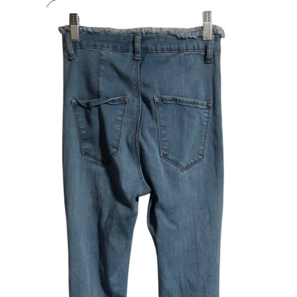 Akira Distressed Flare Jeans Womens Juniors Size 3/25 Light Wash Measures 24x33 - Picture 6 of 10
